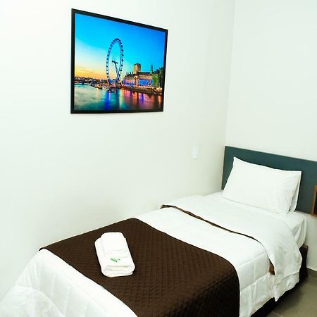 London Executive Hotel Cafelandia  Buitenkant foto