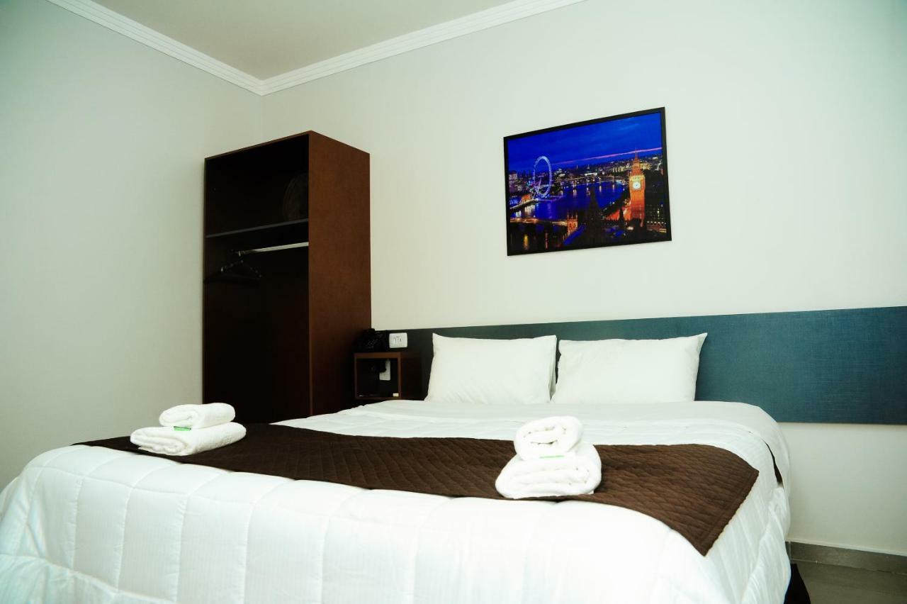 London Executive Hotel Cafelandia  Buitenkant foto